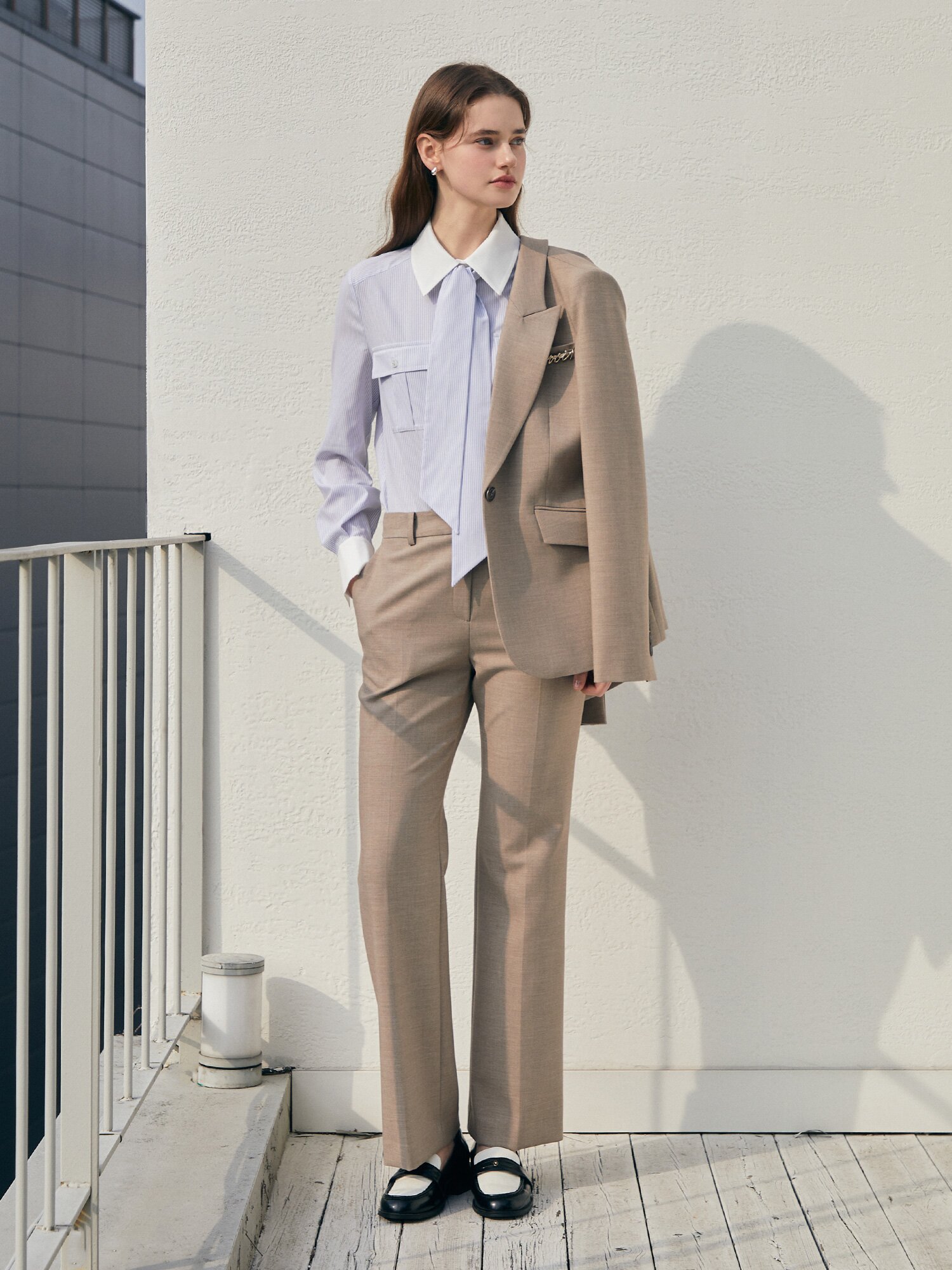 포멀 슬림 부츠컷 팬츠 (DARK BEIGE)