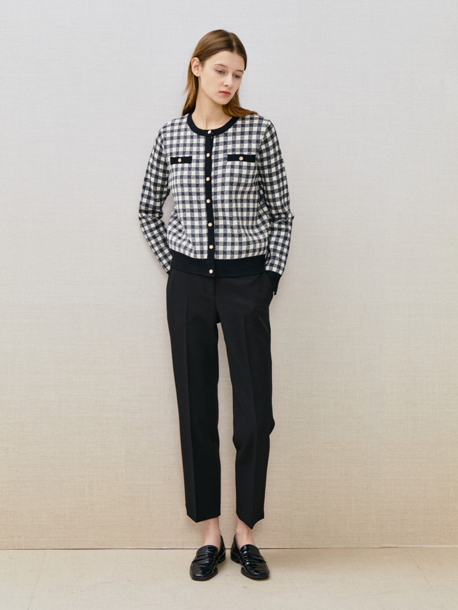 체크 포켓 장식 라운드넥 가디건 (CHECK BLACK)