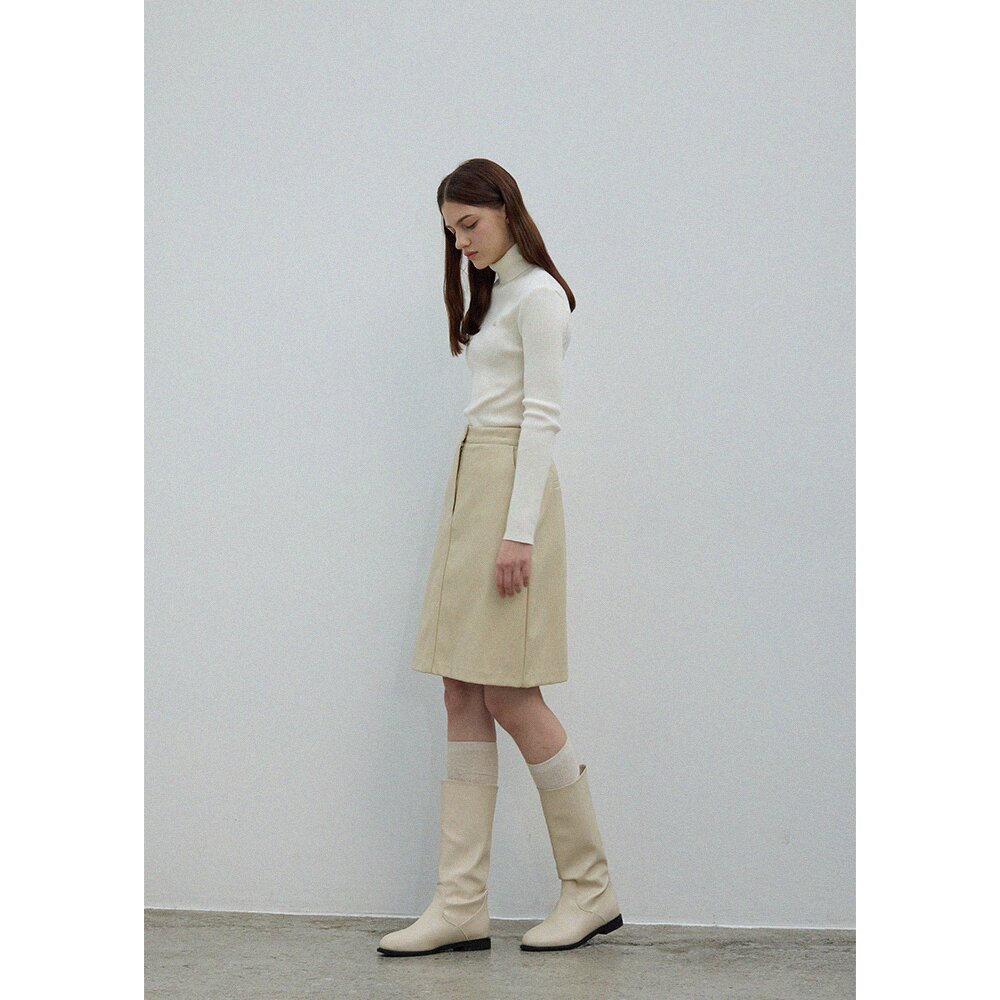 MODERN RIBBED SLIMMING PULLOVER - IVORY