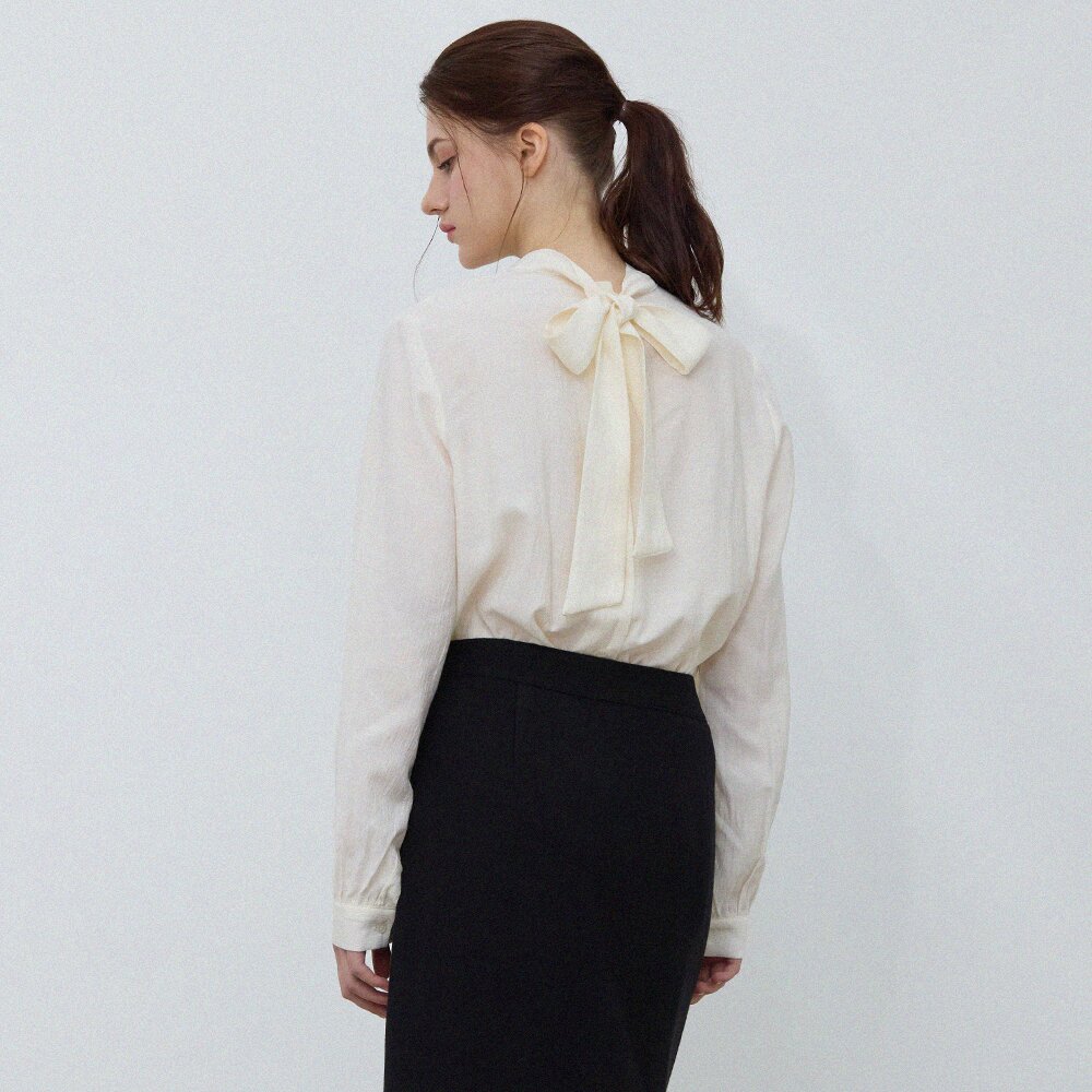 FEMININE TIE BLOUSE