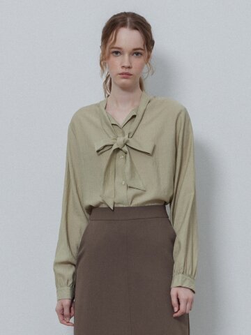 FEMININE TIE BLOUSE