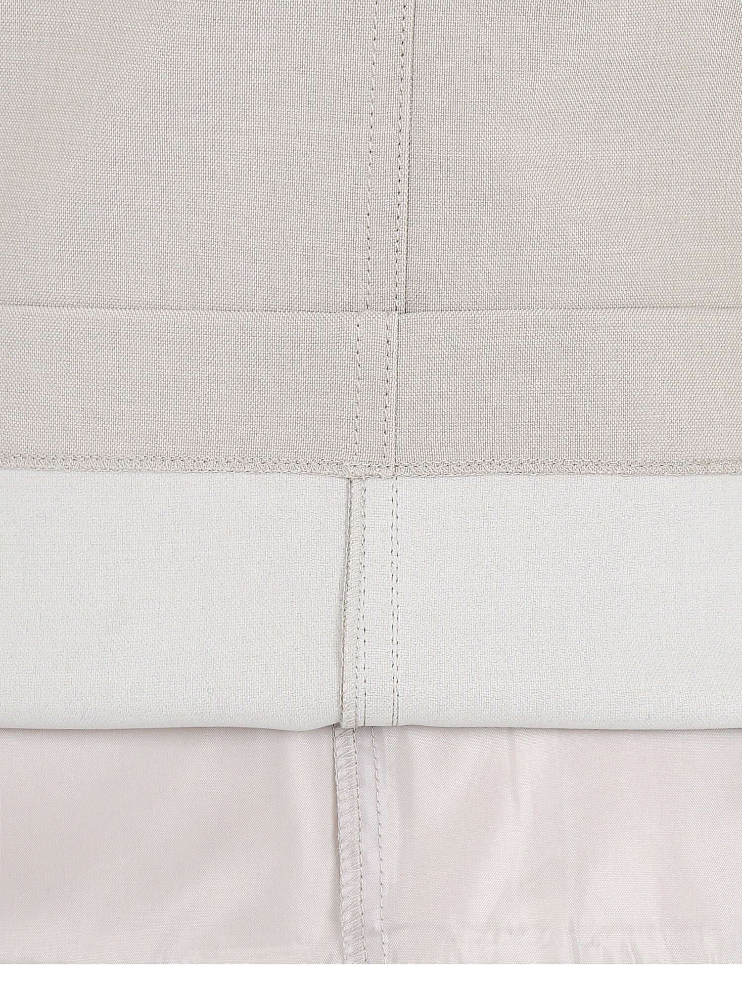 라벨 장식 백 슬릿 H라인 스커트 (BEIGE)