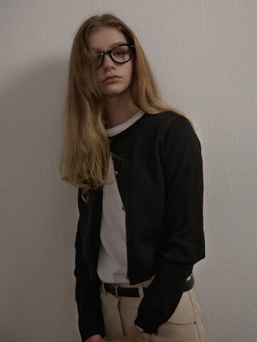 [카미노] ROUND NECK SEMI CROP CARDIGAN BLACK