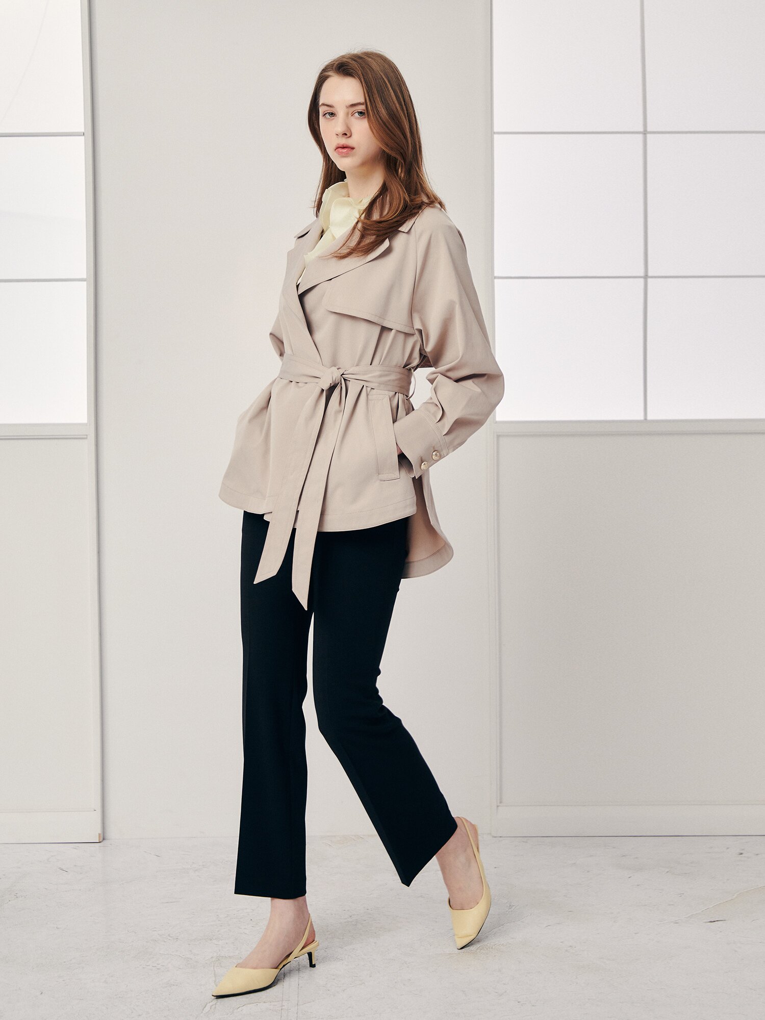 벨트 장식 슬림 부츠컷 팬츠 (BLACK)