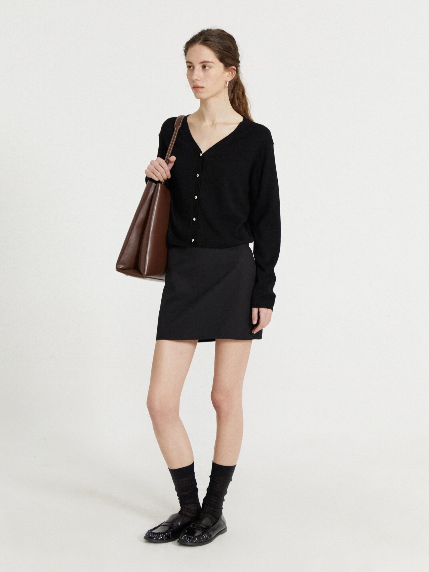 울 브이넥 크롭 가디건 (BLACK)