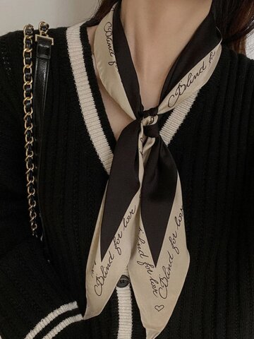 루시 베이직 레터링 배색 스카프