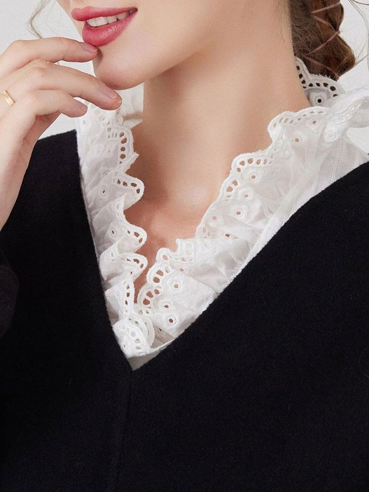 씨네 펀칭 넥케이프 레이스 목 블라우스 페이크카라