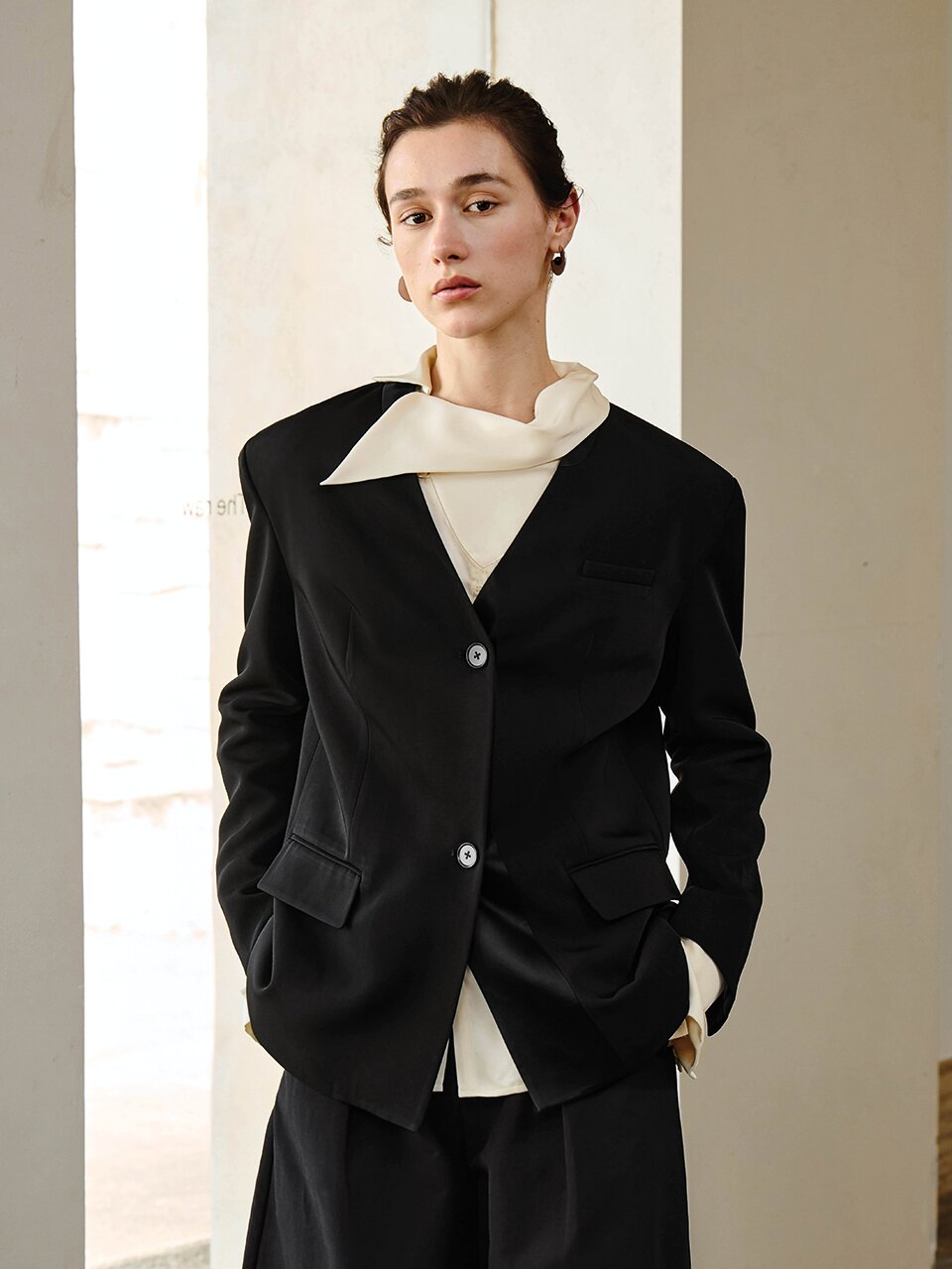 YY_Commuter classic black blazer