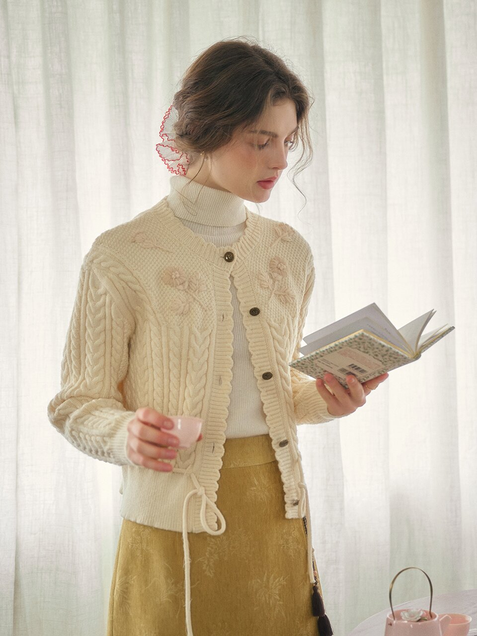 SR_Hand-hooked flower cardigan_2color