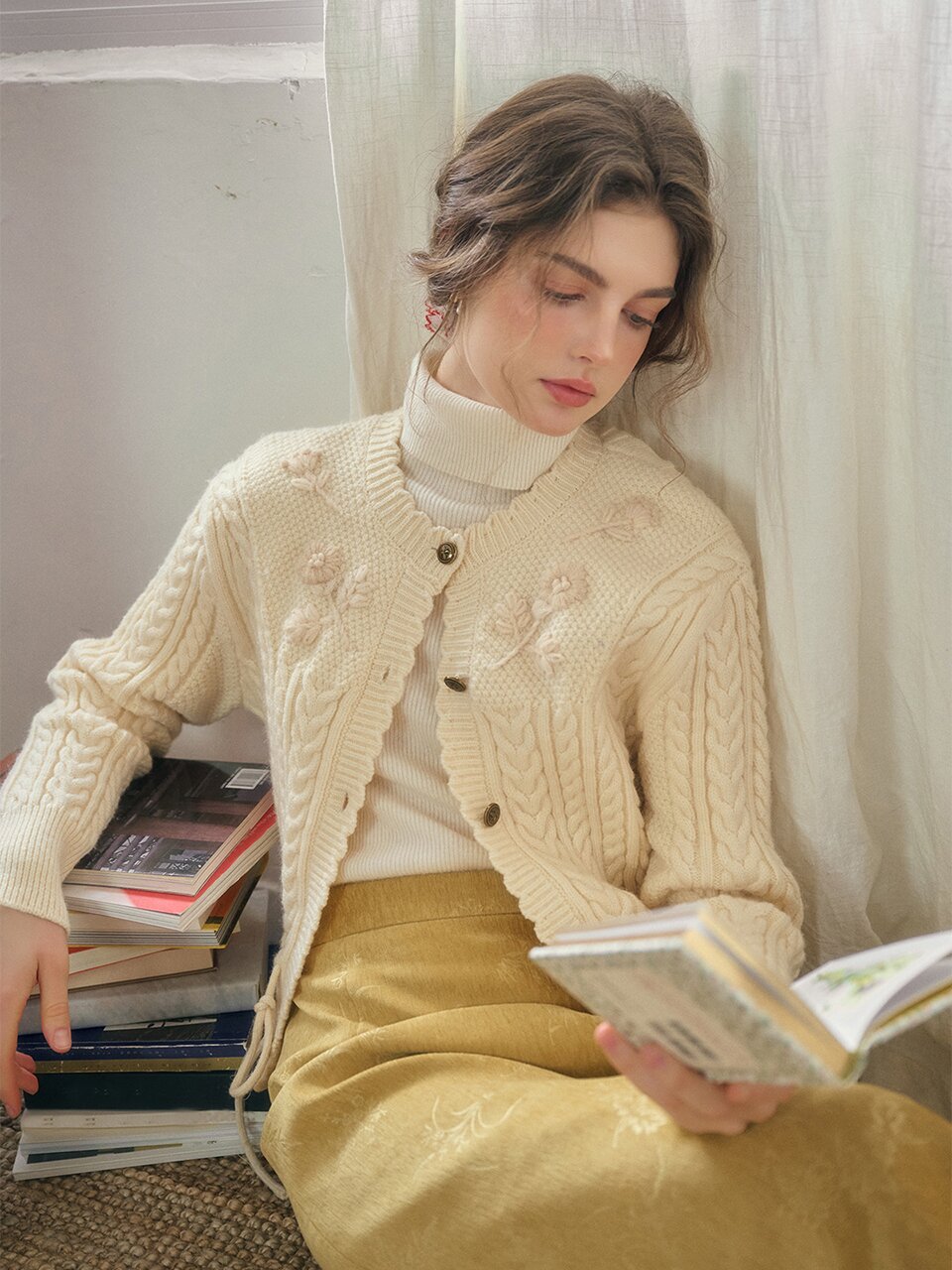 SR_Hand-hooked flower cardigan_2color