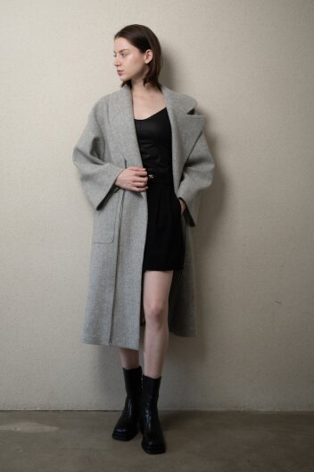  [24FW SALE] Mother-Of-Pearl Button Coat [Paris Collection] (Light Gray) 레떼르넬 자개 단추 오버핏 모직코트 