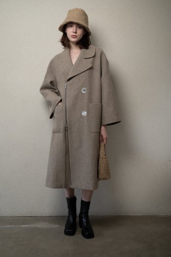 [24FW SALE] Mother-Of-Pearl Button Coat [Paris Collection] (Oatmeal beige) 자개단추 오버핏 모직코트