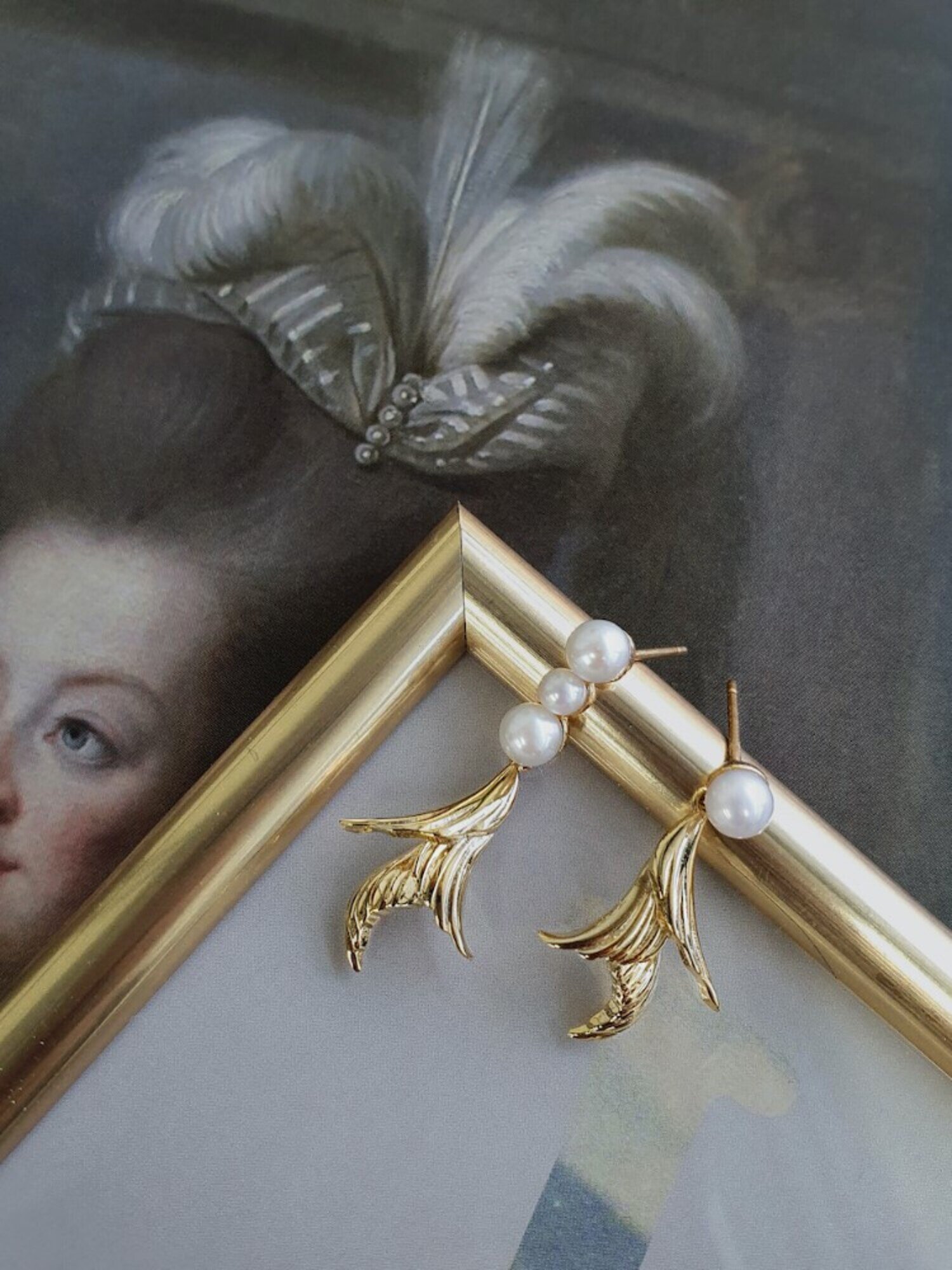 [Habsburg] Feather Freshwater Pearls Earring