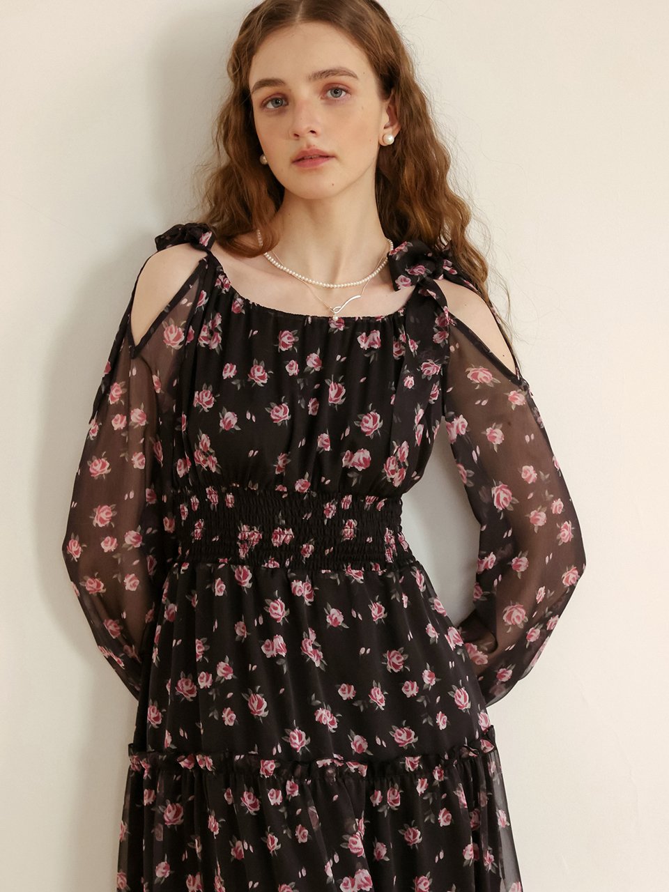 DD_Open shoulder floral slimming dress