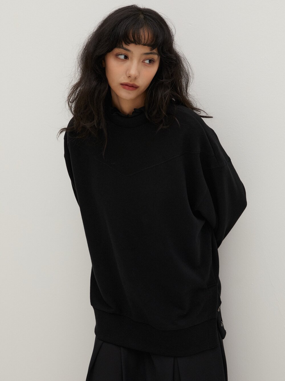 Laverous Slit Sweatshirt Black
