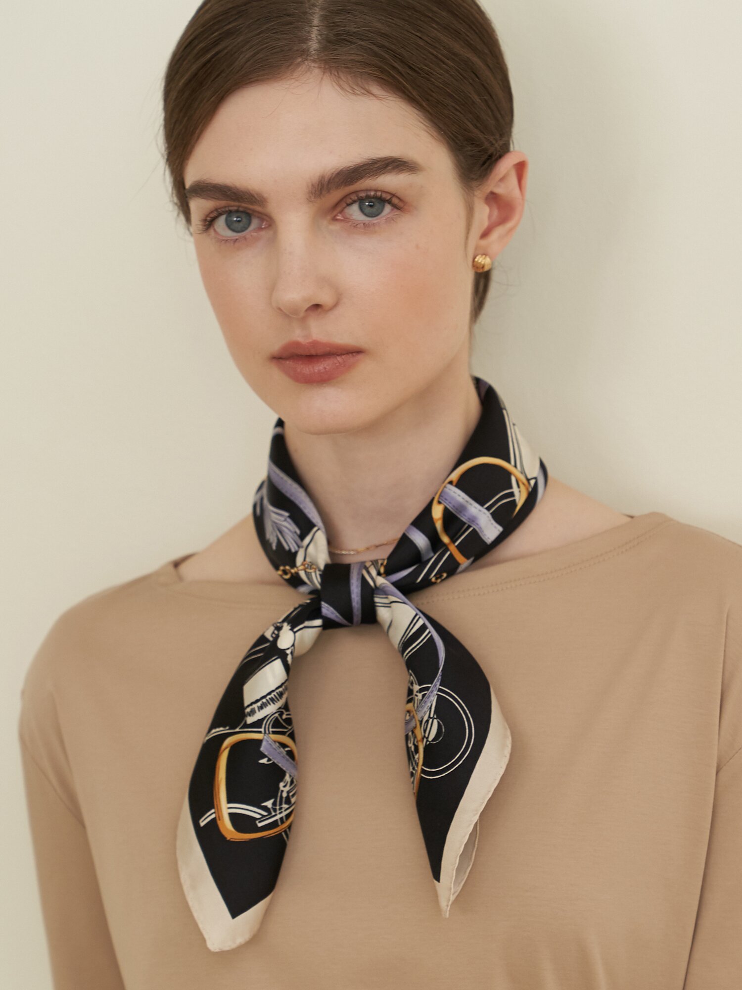 엘르 마차라인 실크 미니 스카프 SE831S301