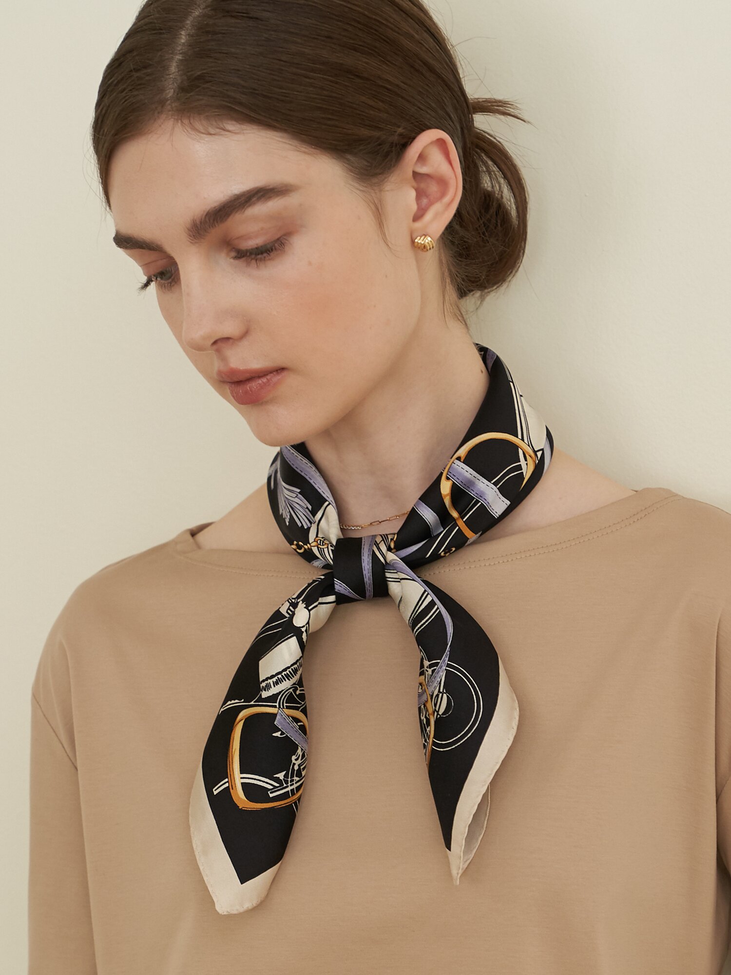 엘르 마차라인 실크 미니 스카프 SE831S301