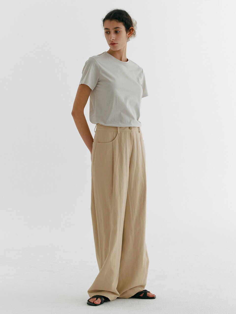STRAIGHT LINEN TUCK PANTS_BEIGE