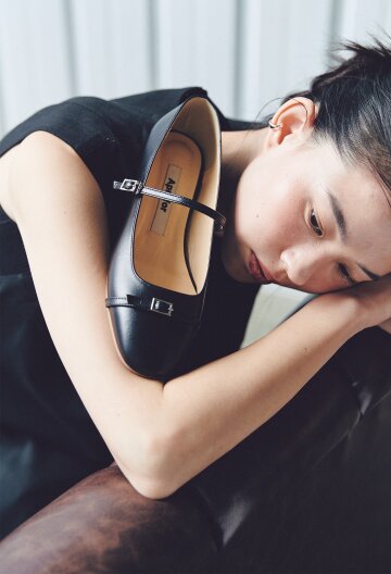 Black 404F feminine flat_1cm