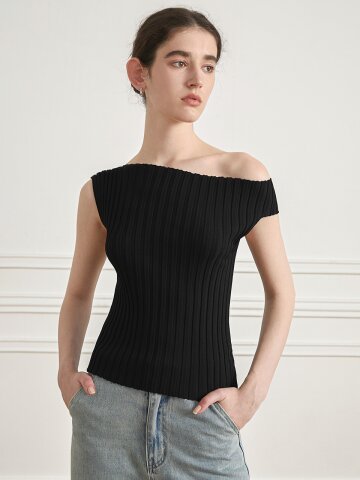 YY_Slanted shoulder top