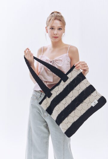 Sunny Knit Shoulder Bag - Black/Silver Stripe