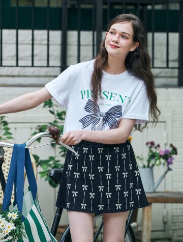 MET present printing t-shirt white