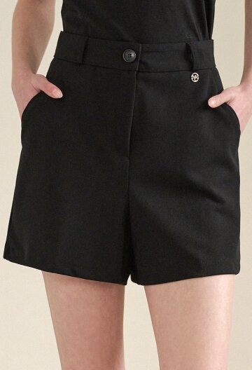 레스트풀 숏 슬랙스