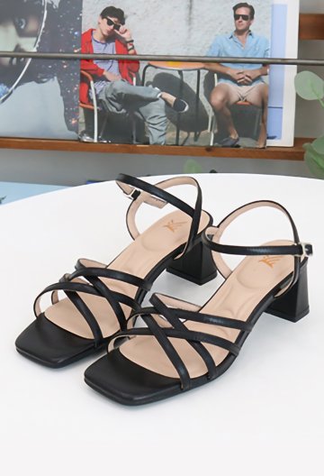 천연 소가죽 나인 스트랩 샌들 6cm M24M02L