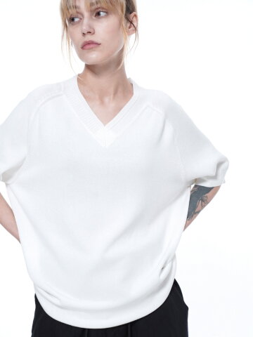 Reglan Slit V-neck Half Knit - White (W)