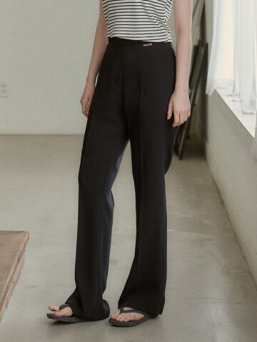Essential Semi Boot-cut Slacks (Black)