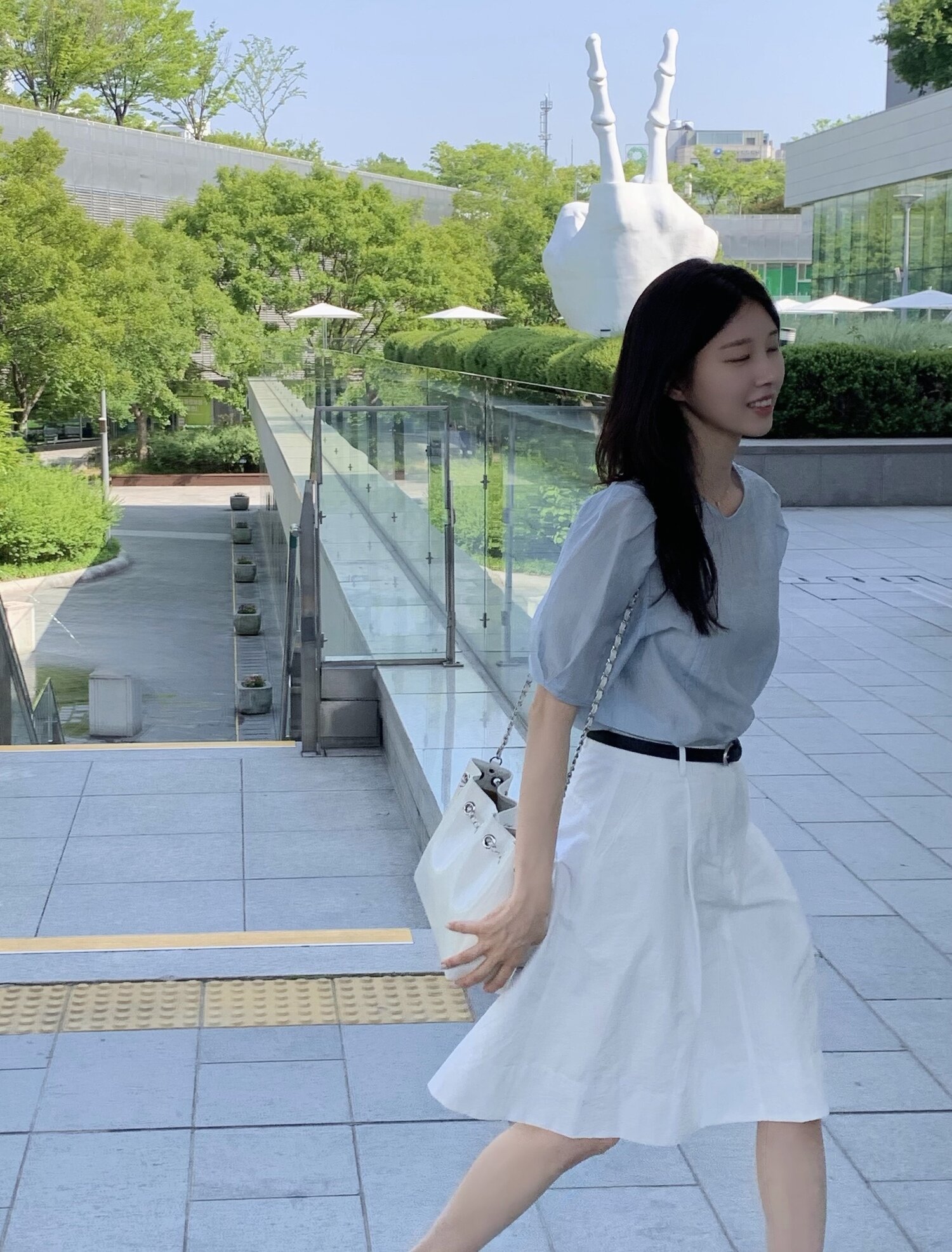 텐셀 볼륨 라운드블라우스