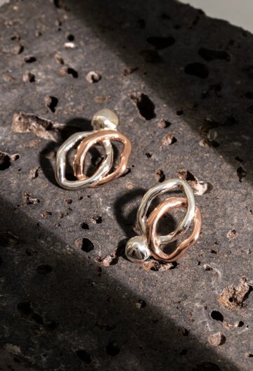 Two-tone Organic Curve Earring