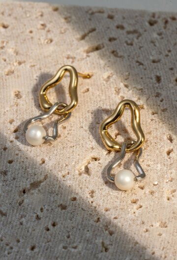 Two-toned Freshwater Pearls Dangle Earring