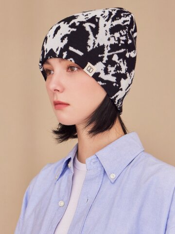 VA 스프레드 스퀘어 자가드 비니 화이트