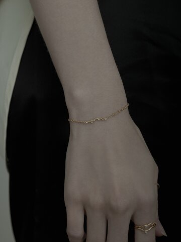 [Line Art] Waves Line Sapphire Bracelet