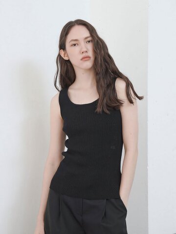 EMBROIDERY SLEEVELESS KNIT TOP_BLACK