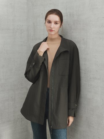 루즈핏 백 플랩 스트링 점퍼 