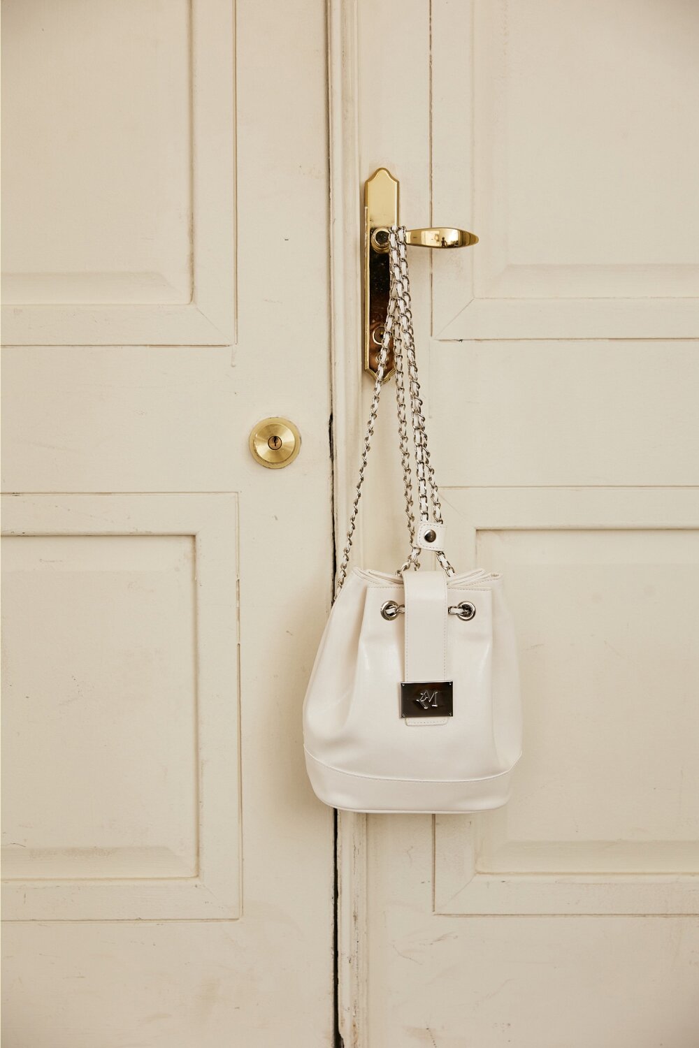 Eins chain bag_white