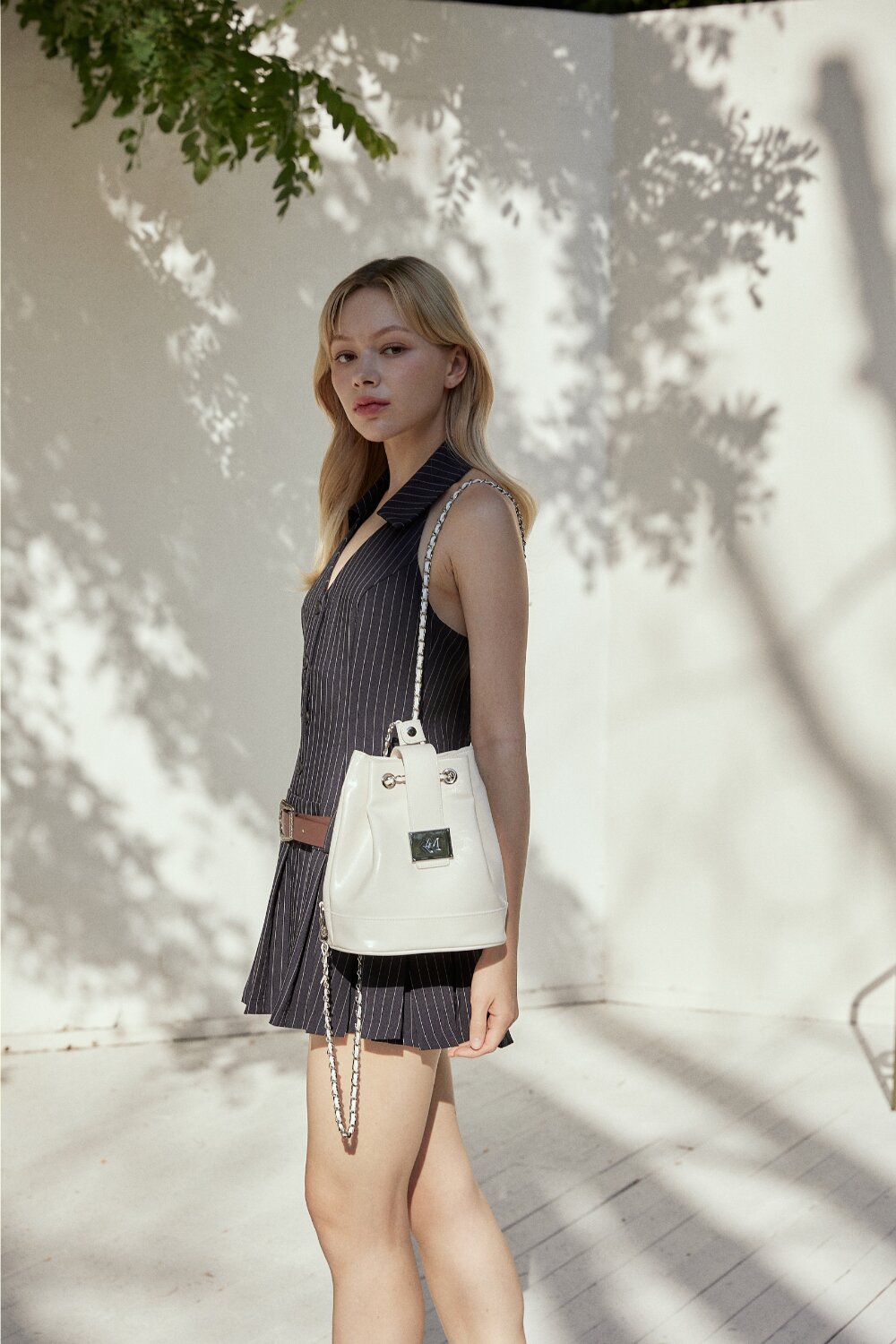 Eins chain bag_white