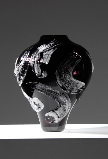 White Stroke black P