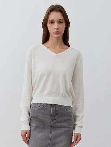 Chic V-Neck Knit_IVORY