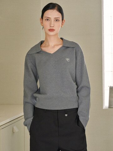 베이스 오픈 카라 루즈 핏 니트