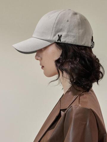 VA 블랙 스터드 볼캡 그레이