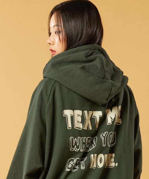 (남녀공용) 오버핏 백사이드 레터링 TEXTME 후드티 [KHAKI]