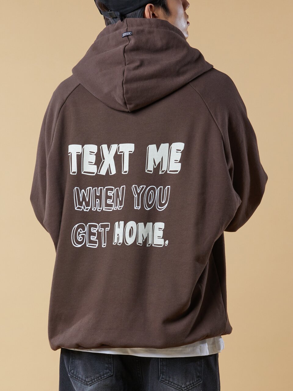 (남녀공용) 오버핏 백사이드 레터링 TEXTME 후드티 [BROWN]