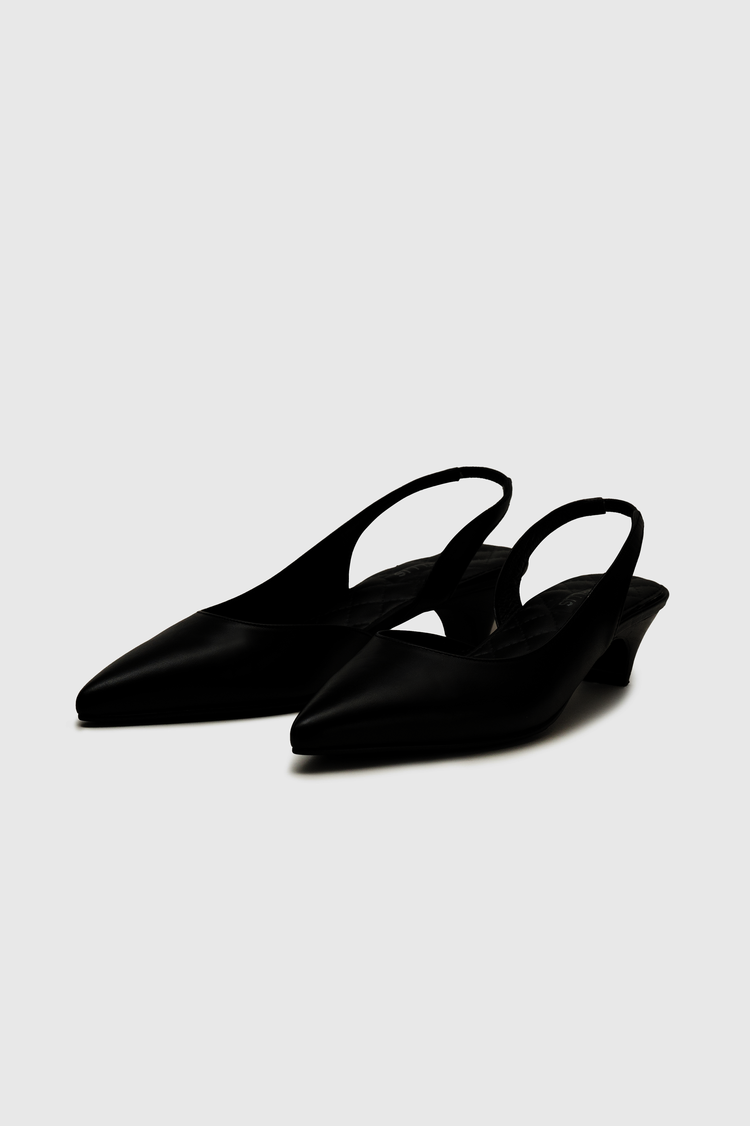 QUINATA 452 BLACK