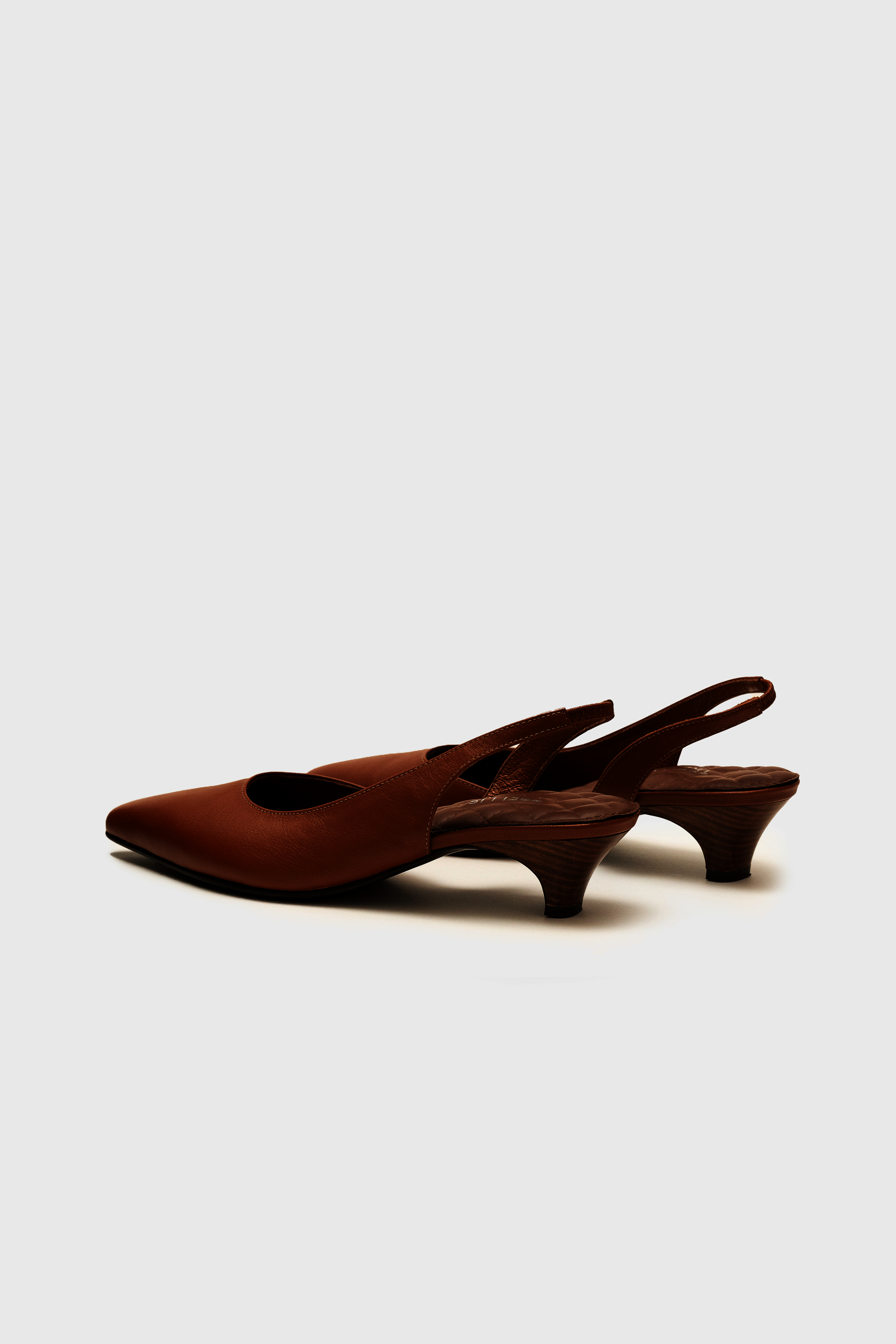 QUINATA 452 BROWN