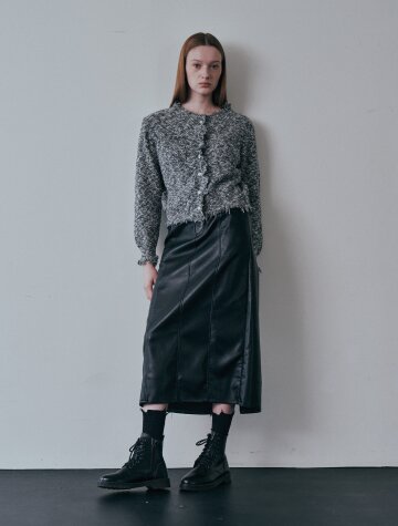 BA_Glossy black leather skirt