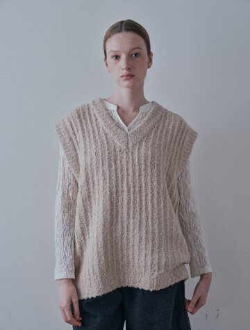 BA_Solid color v-neck knitted vest_BEIGE