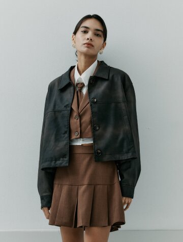 IT_Round buttons leather jacket